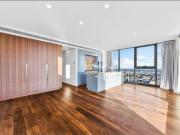 Modern Executive Spacious Three Bed For Lease