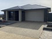 Modern Family 4 Bedroom Home in Thriving Angle Vale