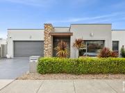 Modern Family Comfort Meets Effortless Entertaining