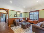 Modern Family home with Pool