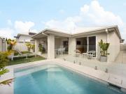 Modern Family Home with Pool in Pelican Waters