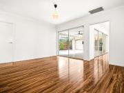 Modern Family Living in Cambridge Park