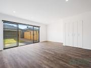 Modern Family Living in Clyde North