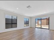 Modern Family Living in Manor Lakes