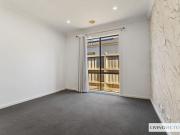 Modern Family Living in Prime Location