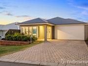 Modern Family Living in Sought After Wandi