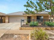 Modern Family Living in the Heart of Munno Para!