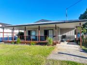 Modern Family Living with Coastal Breezes and a Water View Modern Family Living with Coastal Breezes and a Water View