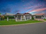 Modern Family Oasis in the Heart of Kirwan – Pool +...