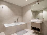 Modern Favoriten 2BR w/ Gym, Lounge & Elevator, nr...