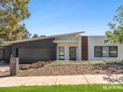 Modern Five Bedroom House In Prime Location