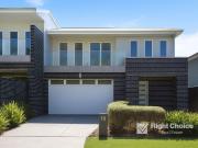 Modern Four Bedroom Duplex with Parkland Views