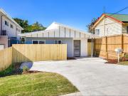 MODERN, FULLY FURNISHED, GROUND FLOOR STUDIO APARTMENT