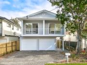 MODERN, FULLY FURNISHED, STUDIO APARTMENT