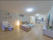 Modern Fully Furnished Two Bedroom Apartment, Cleveland CBD