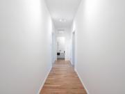 Modern furnished 1 bedroom apartment with balcony in...