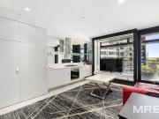 Modern furnished oasis in the heart of south yarra