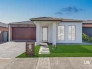 Modern Gem in the Highlands Estate!