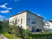 Modern hell und zum Wohlfühlen.