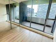 [Modern High Rise 2 Bedroom Apartment] Steps to East...