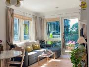 Modern high spec 2 Bed Flat for rent