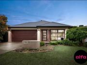Modern Home with Premium Upgrades in Cardinia Lakes Estate