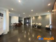Modern Home with Swimming Pool & Garden in Dasmarinas...