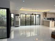 Modern House for SALE in Meadowood Subdivision, Bacoor,...