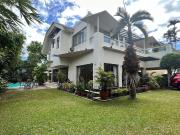 Modern house w pool in Valle Verde Pasig near Corinthian...