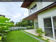 Modern House with Gardens and Pool for Sale in Manila...