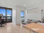 Modern Inner City Apartment Opposite Queen Victoria Market