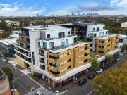 Modern Large 2 Bedroom 2 Bathroom Apartment Including En...