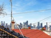 Modern, light filled home located in the heart of Seddon...