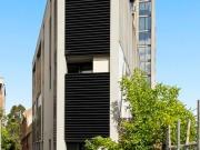 Modern Light Filled One Bedroom with Private Courtyard