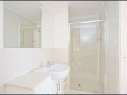 Modern Living Between the City and the Sea