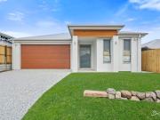 Modern living, handy location