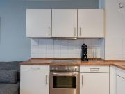 Modern living in green Lichterfelde: fully furnished 2...