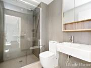 MODERN LIVING IN SOUTHBANK!