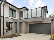 MODERN LIVING IN UNBEATABLE CENTRAL LOCATION!