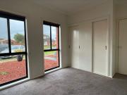 MODERN LIVING TOWNHOUSE!