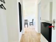 Modern living with a garden – stylishly furnished 2 room...