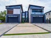 modern living with cinema, gym & 4 e.