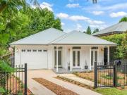 Modern Lorn Luxury with Poolside Perfection