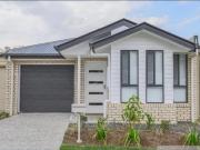 Modern Low Maintenance home Partly Furnished or not !