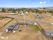 Modern luxury home on 1 HA approx block Pool, space and...