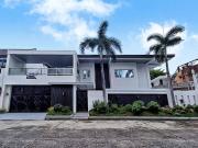 Modern Luxury House and Lot for Sale in Moonwalk...