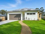 Modern Luxury in a Desirable Family Enclave