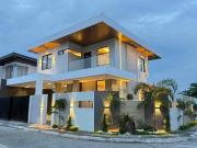 Modern Minimalist with Pool 4BR near Marquee mall