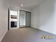 Modern North Facing Apartment in Burwood East