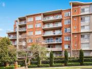 Modern North Facing Apartment in Unbeatable Location